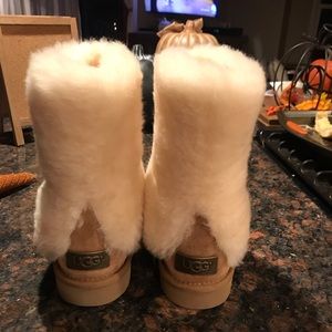 Ugg boots new worn once